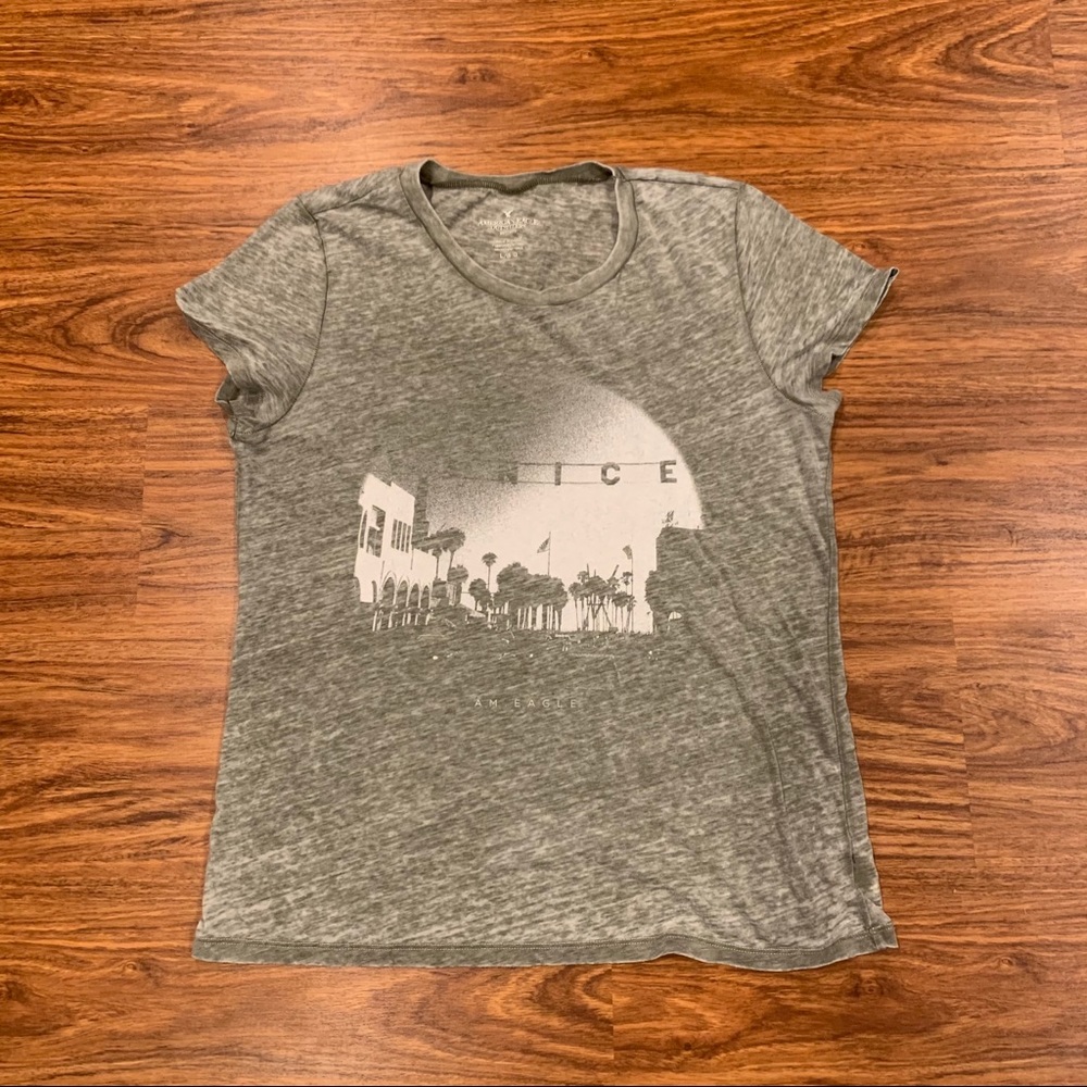 American eagle top size large